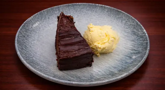 Chocolate Fudge Cake - Chips Collection in Biscot LU3