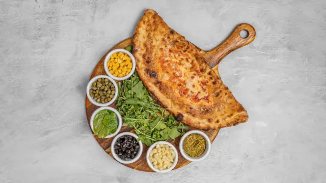 Pesto Paradise Calzone
