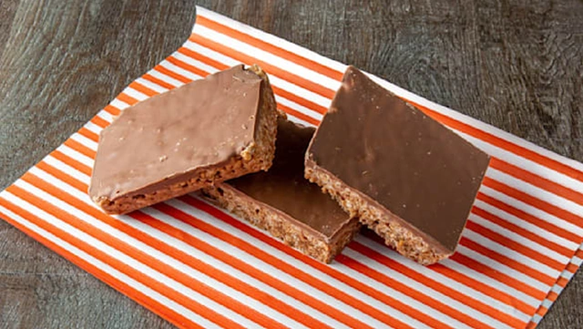 Mars Bar Crispy Slice