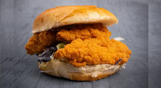 Classic Chicken Burger - Best Pizza Collection in Farleygreen LU1