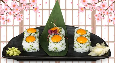 Spicy Tuna Roll with Avocado Maki (8pcs)