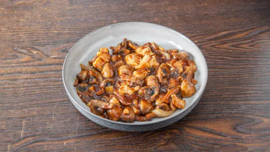 Chicken with Mushrooms - Traditional Chinese Delivery in Little Almshoe SG4