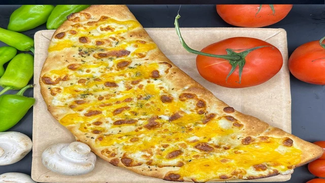Garlic Pizza Tear & Share