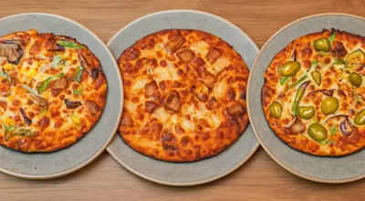 3 Medium Pizzas