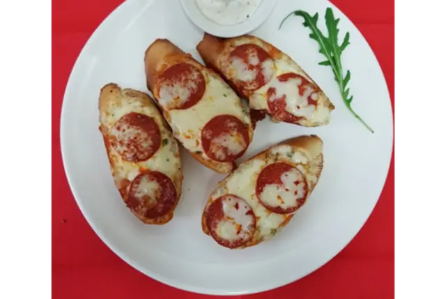 Garlic Bread with Pepperoni & Cheese