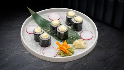 Truffle Tuna Maki (6pcs)