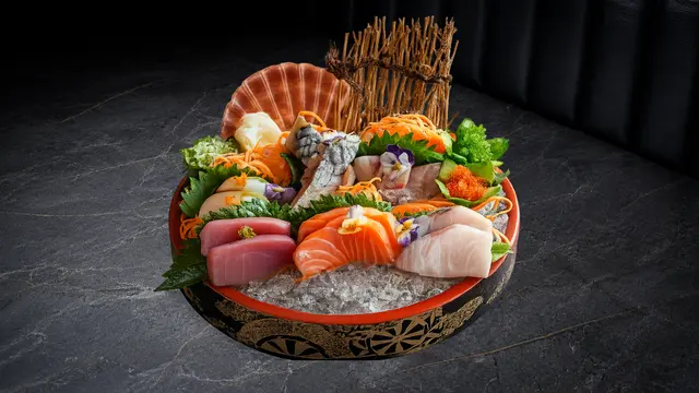 Sashimi Deluxe Selection