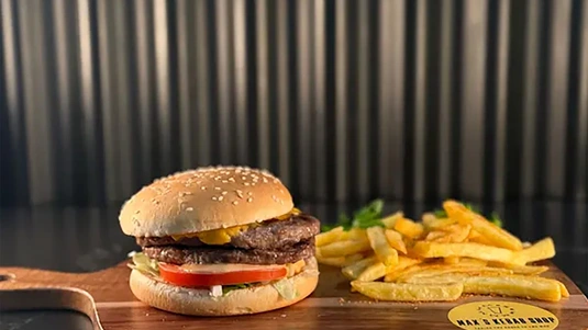 Half Pounder - Number One Delivery in Bell Bar AL9