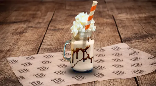 Bueno® Milkshake - Pulled Pork Collection in Abbey Field CO2