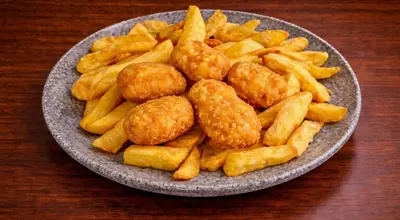 4 Chicken Nuggets & Chips