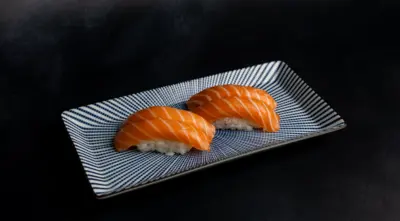 Salmon Nigiri 4 pieces