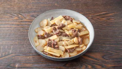 Beef with Bamboo Shoots & Water Chestnuts