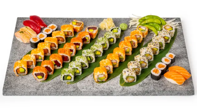 FAMILY PLATTER (54 pcs)