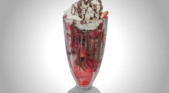 Strawbbae Cup - Sundaes Collection in Bottrells Close HP8