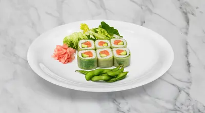 Salmon Avocado Rice Paper Spring Rolls (8pcs)