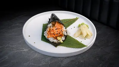 Spicy Salmon with Avocado Temaki