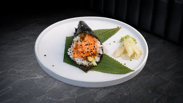Spicy Salmon with Avocado Temaki