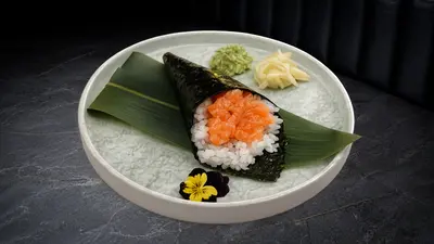 Salmon Temaki
