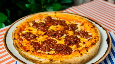 Bolognese Pizza