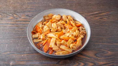 Chicken with Cashew Nuts in Yellow Bean Sauce 🌶