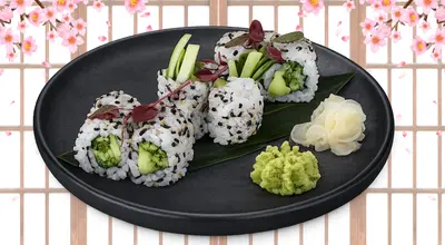 Avocado & Cucumber Roll Maki (8pcs)