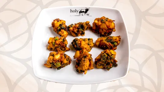 1. Vegetable Pakora 🌶 - Bhuna Collection in Kingsland E8