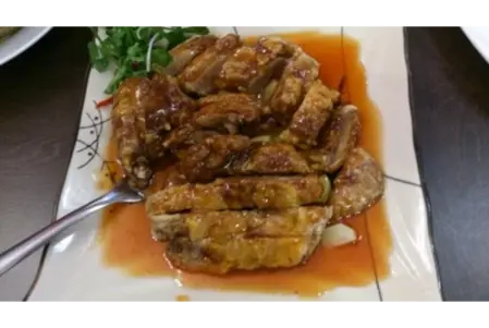 Duck in Plum Sauce - Thai Food Delivery in Colliers Wood SW19