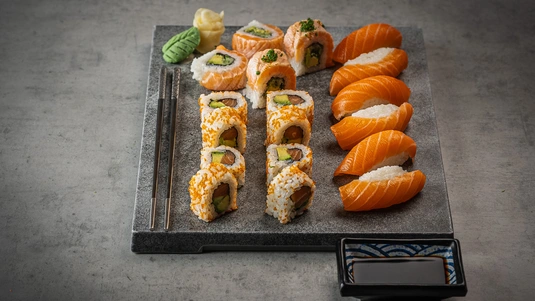 SALMON CLASSIC (22 pcs) - Kaburi Delivery in Sewardstonebury E4