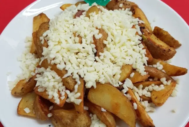 Potato Wedges with Cheese