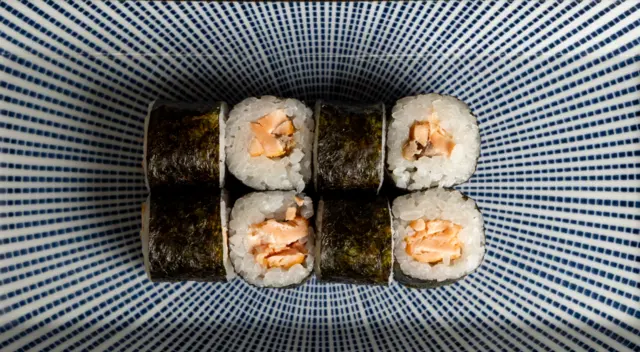 Cooked Salmon Hosomaki