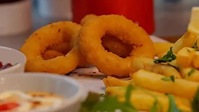 6 Onion Rings
