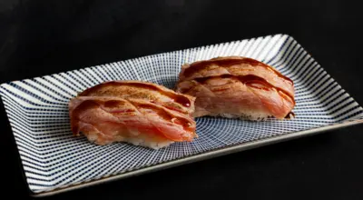 Tuna Aburi Nigiri 4 pieces