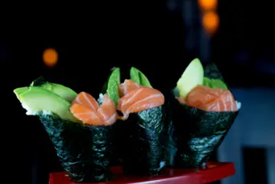 Salmon & Avocado Temaki